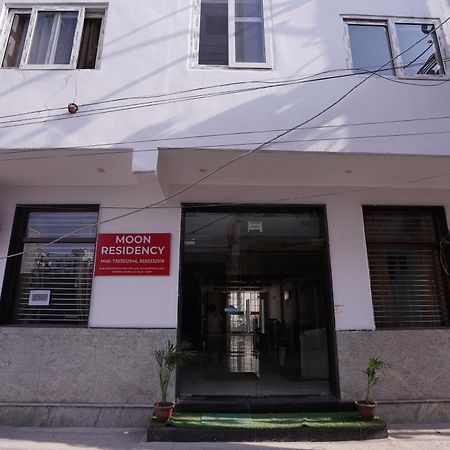 Hotel Moon Taj Near Yashobhoomi Convention Centre Делхи Екстериор снимка