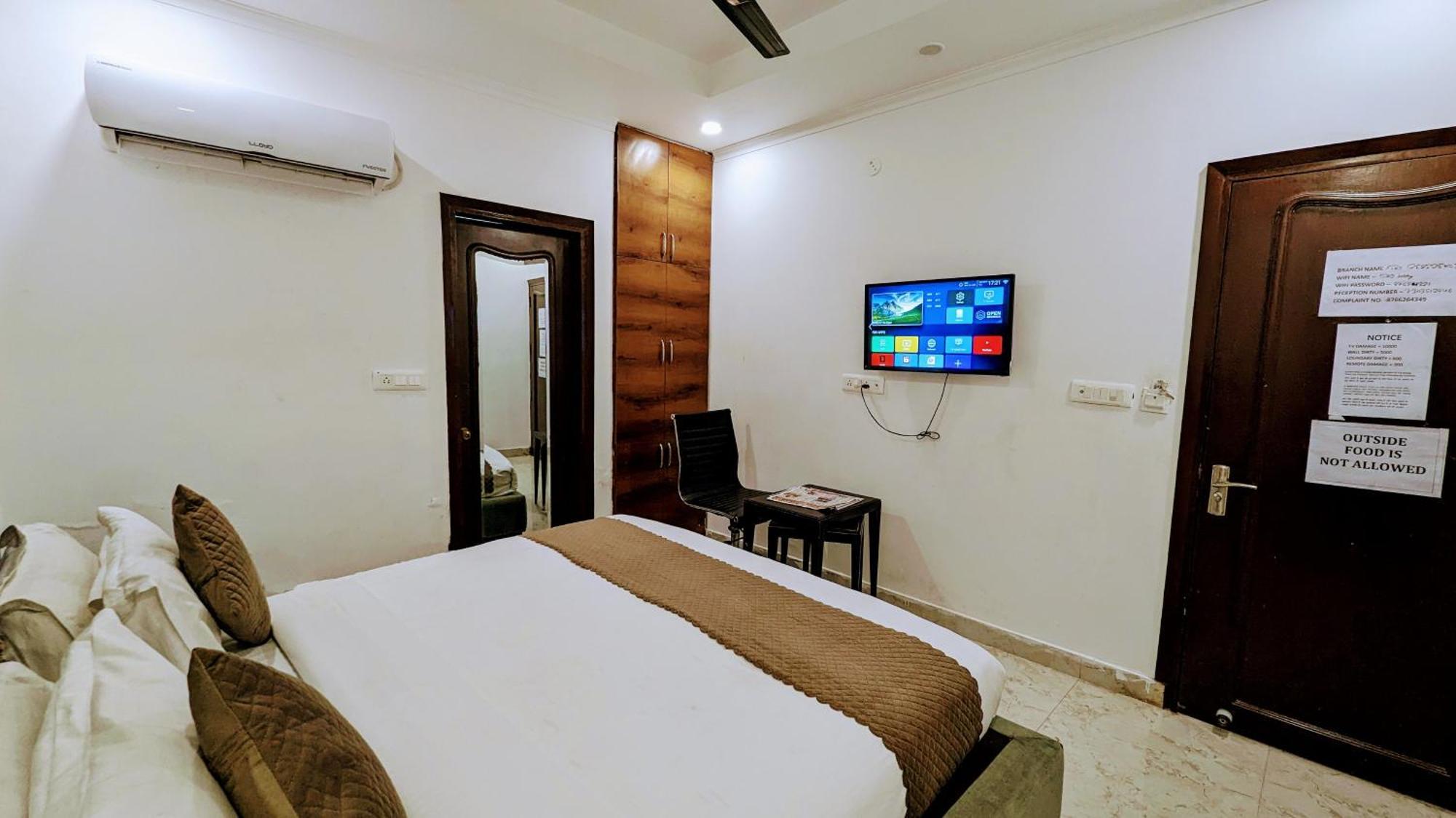 Hotel Moon Taj Near Yashobhoomi Convention Centre Делхи Екстериор снимка
