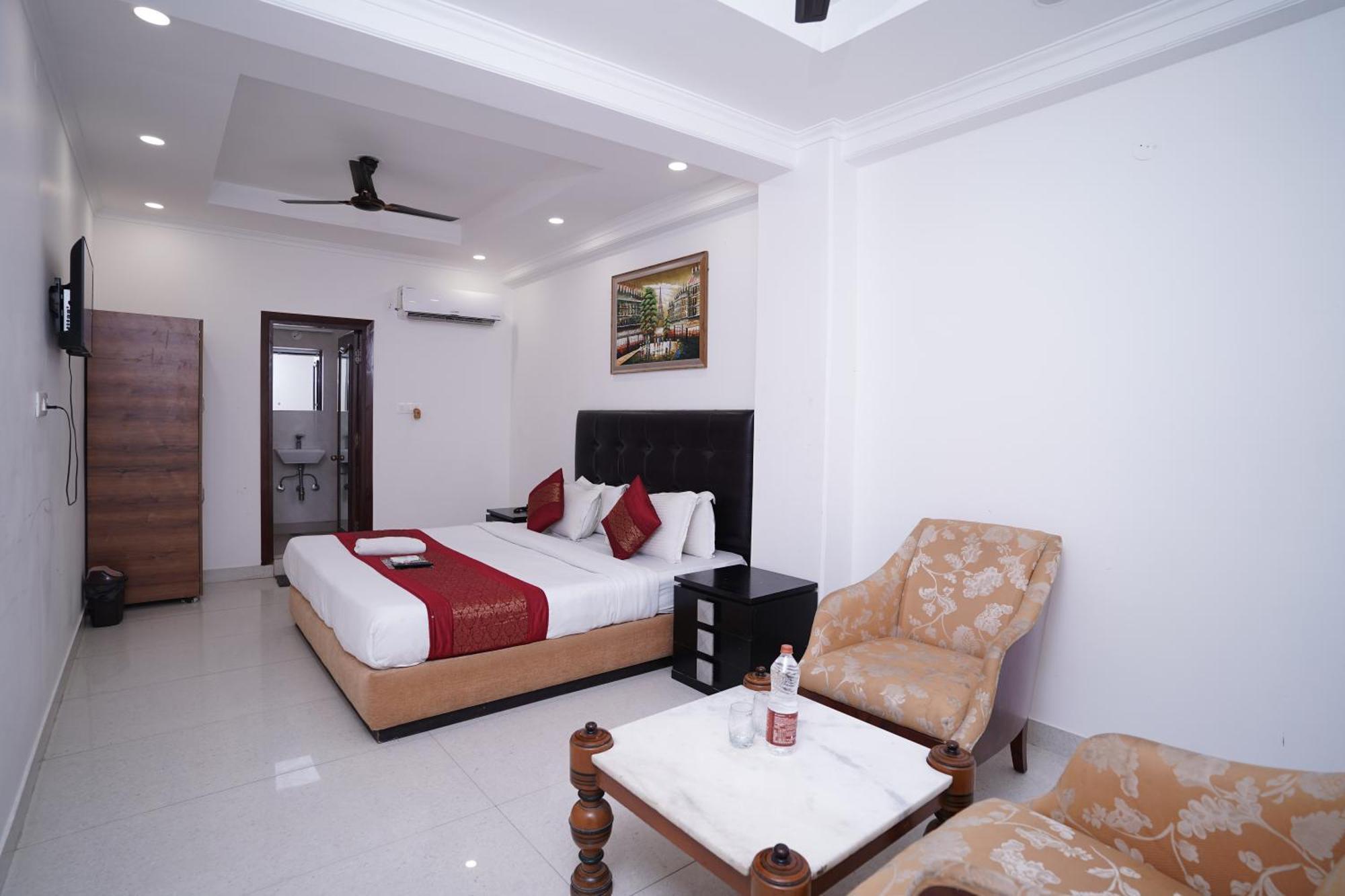 Hotel Moon Taj Near Yashobhoomi Convention Centre Делхи Екстериор снимка