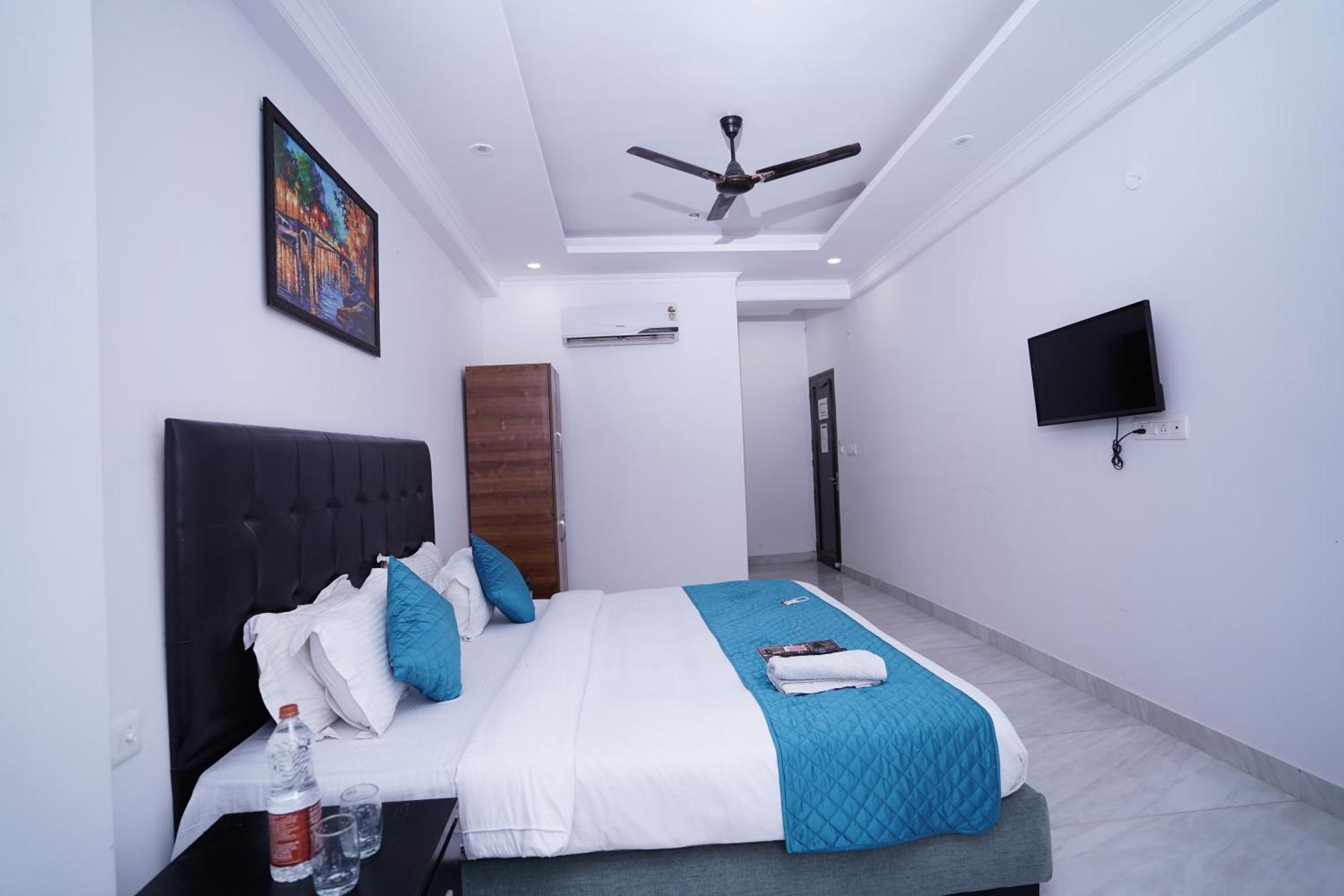 Hotel Moon Taj Near Yashobhoomi Convention Centre Делхи Екстериор снимка