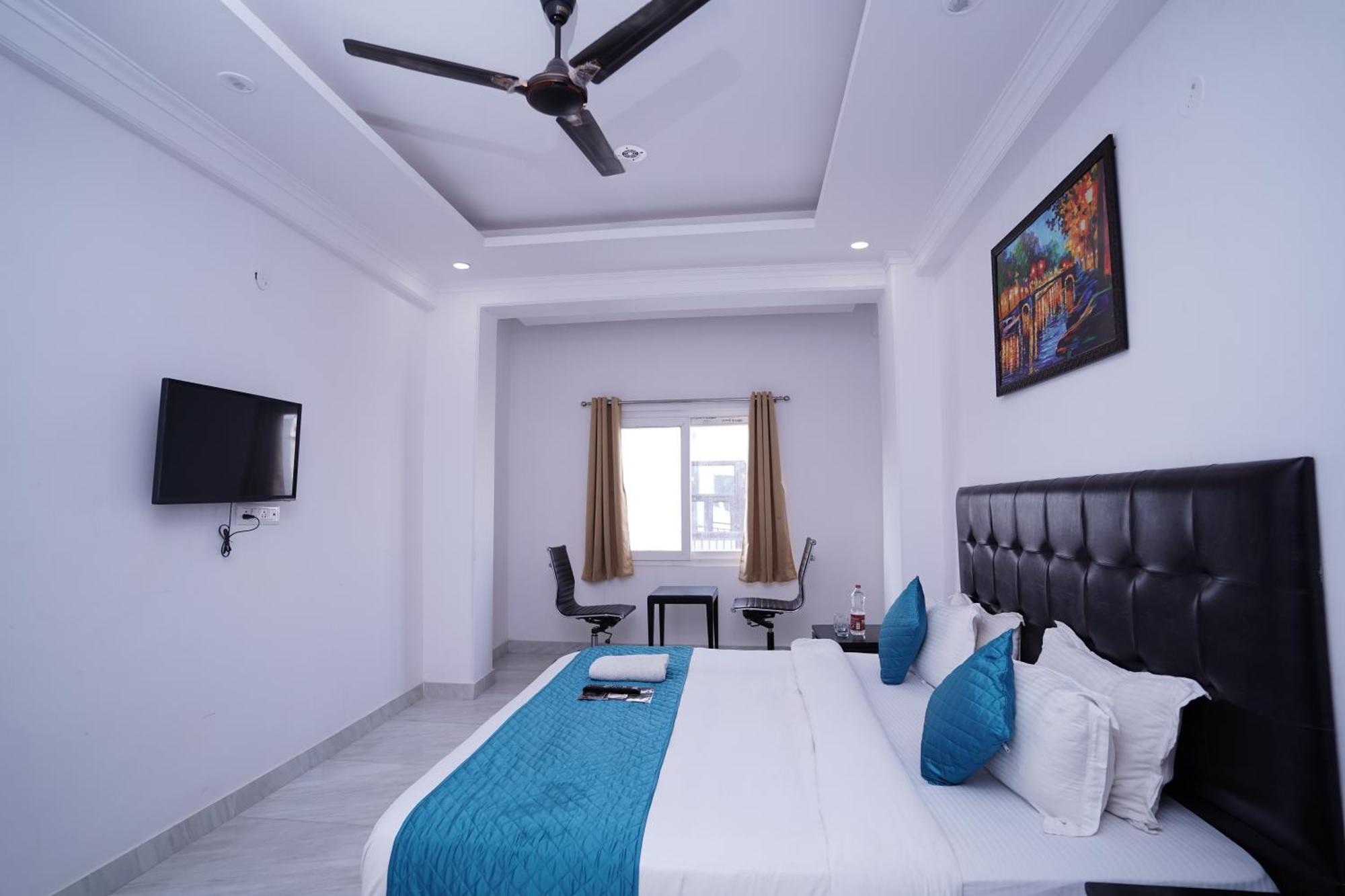 Hotel Moon Taj Near Yashobhoomi Convention Centre Делхи Екстериор снимка