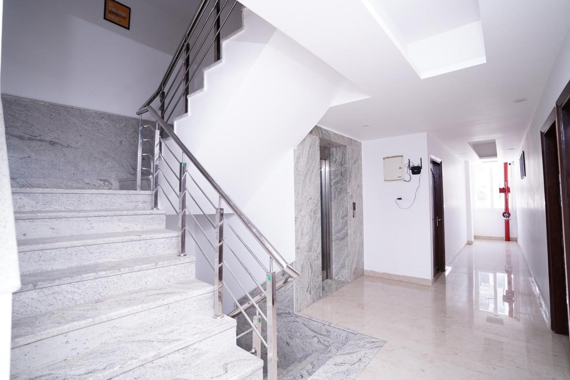 Hotel Moon Taj Near Yashobhoomi Convention Centre Делхи Екстериор снимка